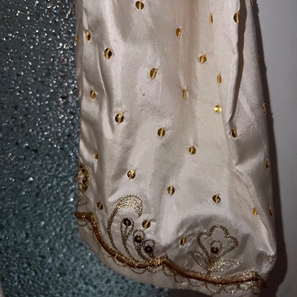 Stunning East Indian embroidered dress with scarf/shawl - Picture 6 of 7